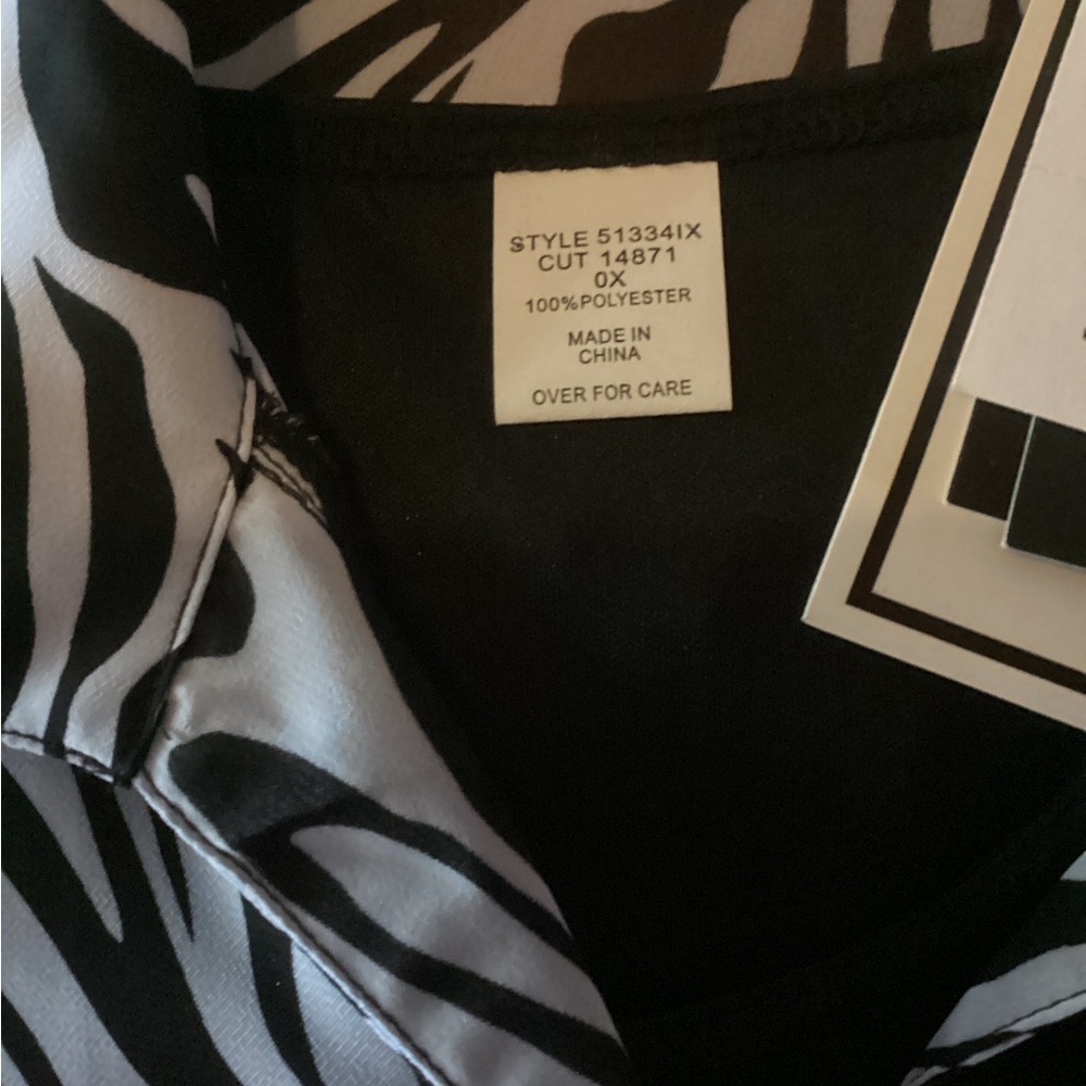NWT MAGGIE BARNES BLACK TANK WITH SHEAR ZEBRA STRIPE SHIRT 1X